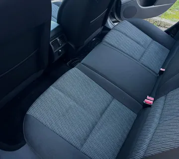 Peugeot 407 1,6 HDi 16V - cover