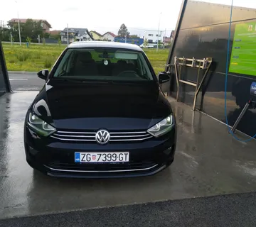 VW Golf Sportvan - cover