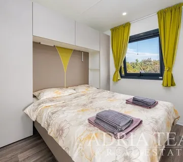 KUĆA + 2 MOBILNE KUĆICE, PRVI RED DO MORA - MANDRE, PAG - cover