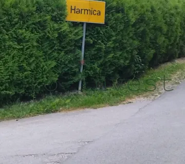 Harmica, drvena kuća na zemljištu površine 4070 m2 - cover