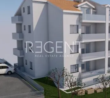 Sinj – Trosoban stan s balkonom 87 m2 - cover