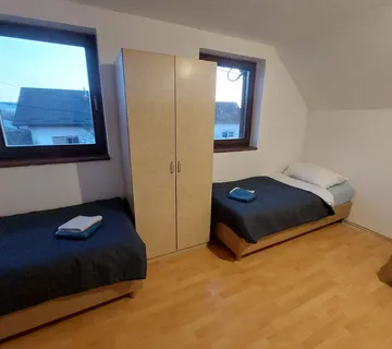 Smještaj za 5 radnika - Petrinja - cover