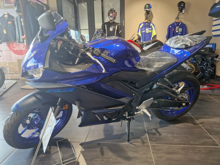 yamaha-yzf-r-3-321-cm3-slika-201817209 (1)