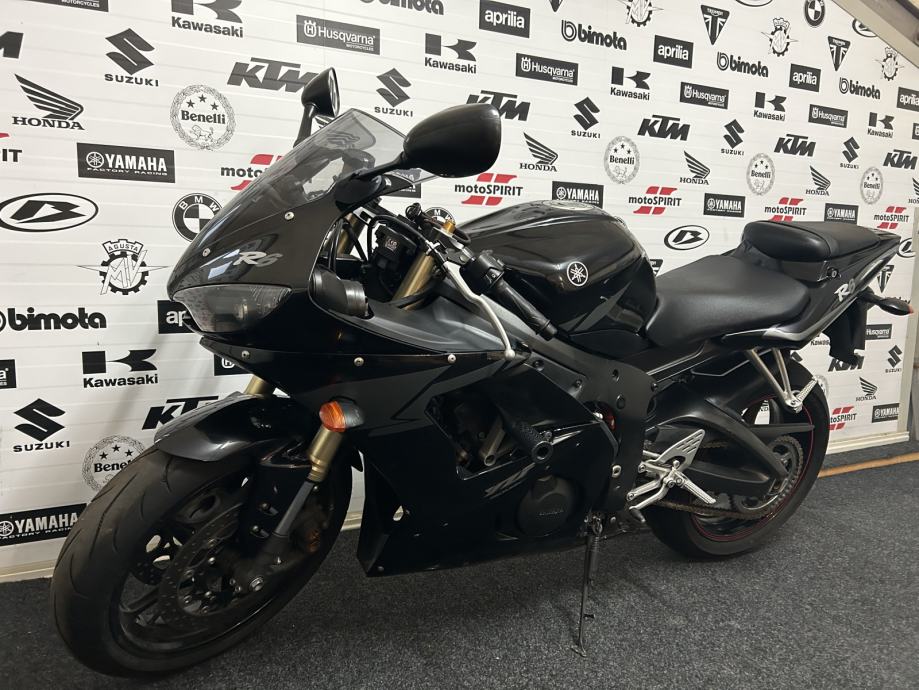 yamaha-yzf-r6-699-cm3-slika-208741710