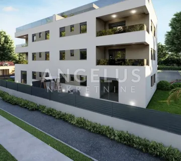 Kaštel Lukšić - NOVOGRADNJA trosoban stan, 2 parkinga - cover