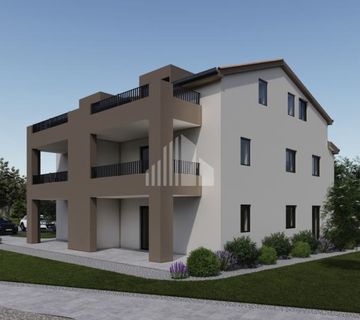 Stan u prizemlju sa spremištem 65.70 m2, vrtom 400 m2 i PM-prilika - cover