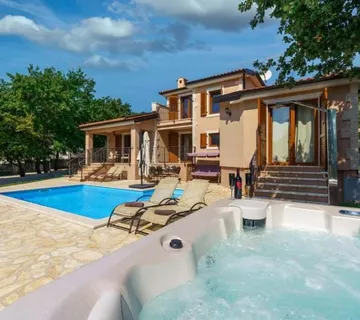 POREČ-VILA NA PRODAJI SA BAZENOM (prodaja) - cover