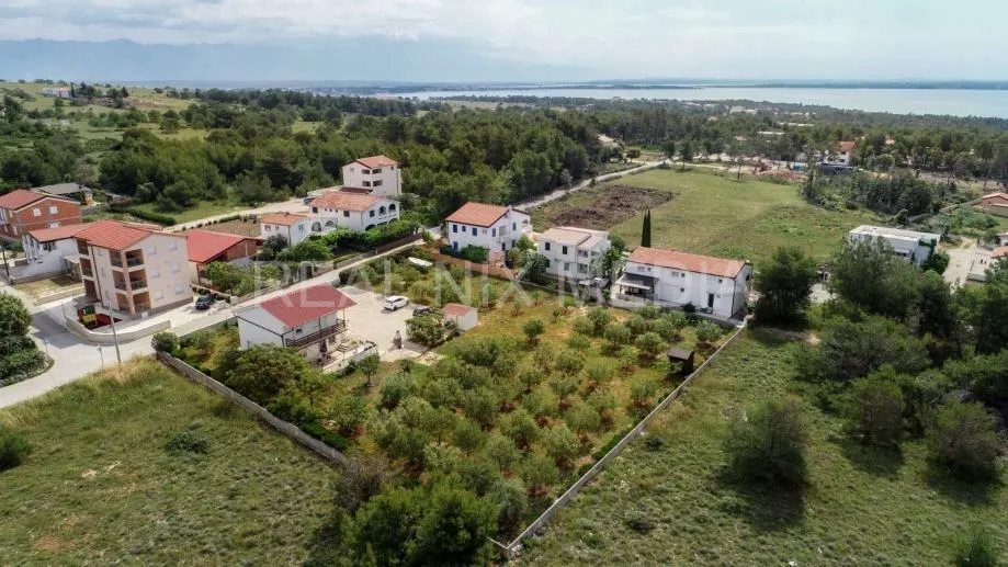 VIR-GRAĐ. ZEMLJIŠTE 2700 m2, POGLED NA MORE! - cover