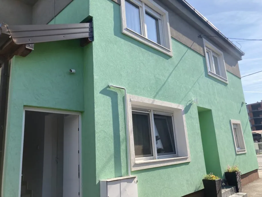 Prodaja kuće i hale, Ivanić Grad, 260m2 - cover