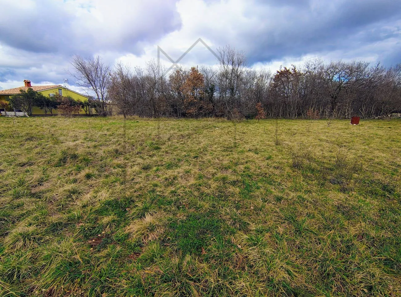 Istra, Marčana, građevinsko zemljište pravilnog oblika (935 m2) - cover