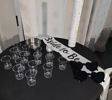 Prostor za djevojačku - cover