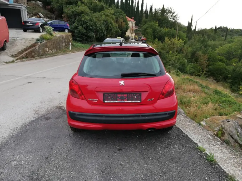 Peugeot 207 zadnja vrata sa staklom - cover