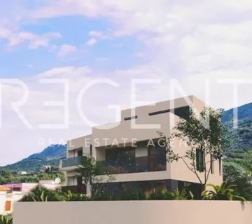 Split, Podstrana- urbana vila uz more - cover