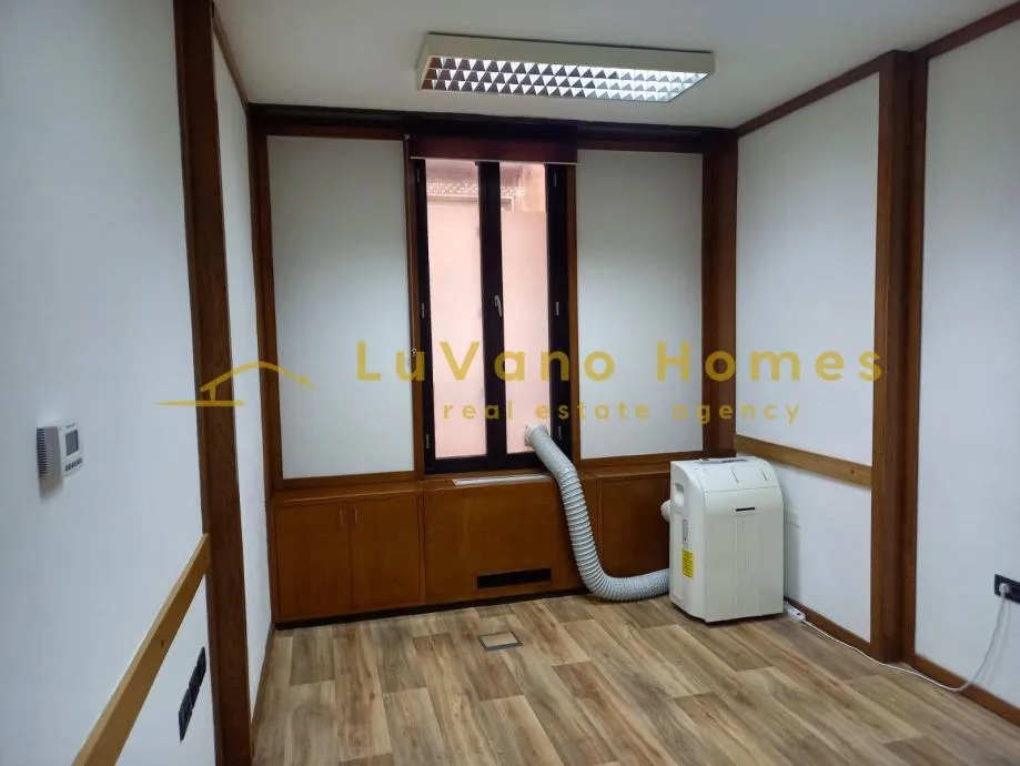 Rijeka, Centar - Poslovni prostor uredski, renoviran, lift - cover
