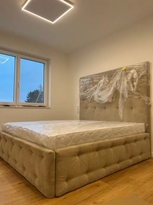 Bračni krevet - cover