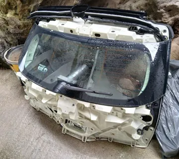 RENAULT MEGANE 4 2017 STAKLO GEPEK VRATA - cover