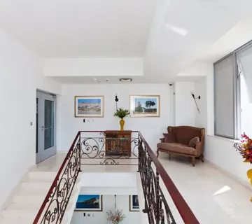 Split, iznajmljuje se ured sa 2 prostorije u modernoj poslovnoj zgradi - cover