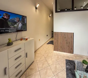 NOVI VINODOLSKI – apartman u centru, 25 m² - cover