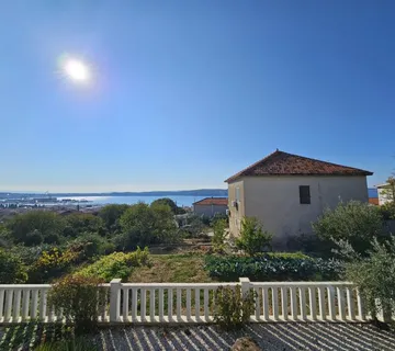 Samostojeća kuća: Seget Donji, 210,00 m2 - cover