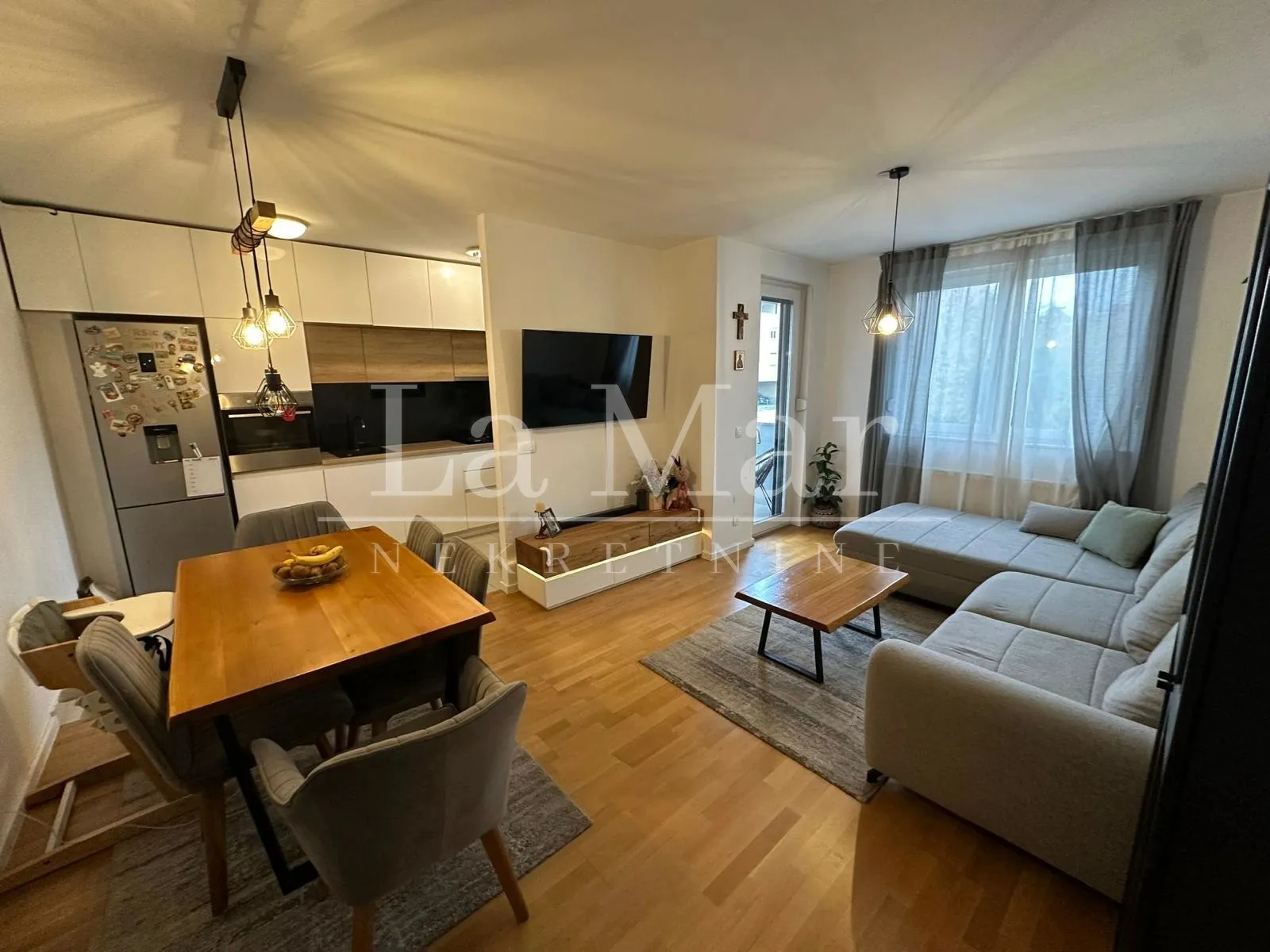 Stenjevec, 3-sobni obiteljski stan 90m2 novije gradnje na 1 katu - cover