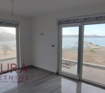 PAG - POVLJANA, PRODAJA APARTMANA 50,68 M2, POGLED, 50 M OD MORA, NOVO!!! - cover