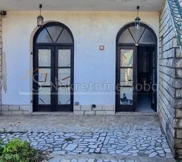 Mali Lošinj - Poslovni prostor, 56.81 m2 Prodaja - cover