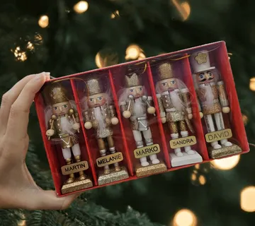 Orašar za bor s imenom - cover