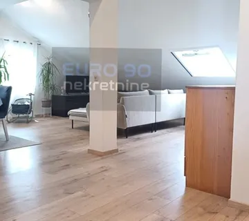 ZADAR/BOKANJAC-RENOVIRAN I NAMJEŠTEN VELIKI STAN 89m2,2parkirna mjesta
