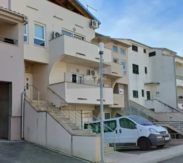 ZADAR/BOKANJAC-STAMBENO-POSLOVNI OBJEKAT S TRI STANA !!! (prodaja)