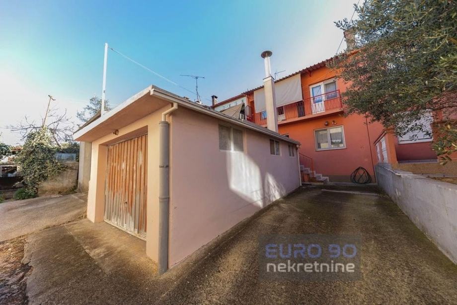 zadar-petrici-kuca-nizu-garazom-dobra-lokacija-slika-209815869
