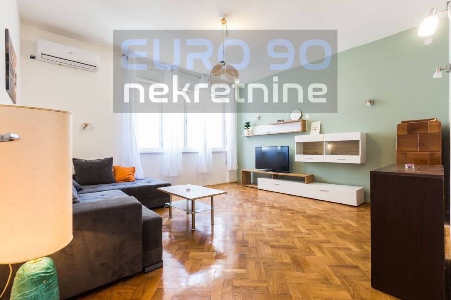 zadar-poluotok-komforan-renoviran-dvosoban-stan-74-m2-1-kat-centar-slika-173645600