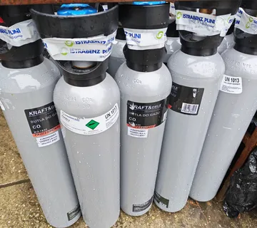 Boca za Co2 8 litara puna atestirana R1 - Zagreb