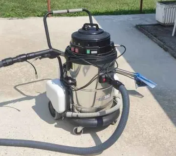 Profesionalni usisavač za vodu/ekstraktor - cover