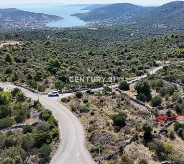 Prodaja građevinskog zemljišta – Vinišće, ulica Greben (874 m²) - cover