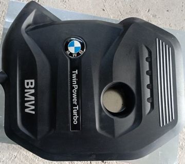 BMW 2.0i 16-20.god Poklopac motora 1112 8621822 - cover