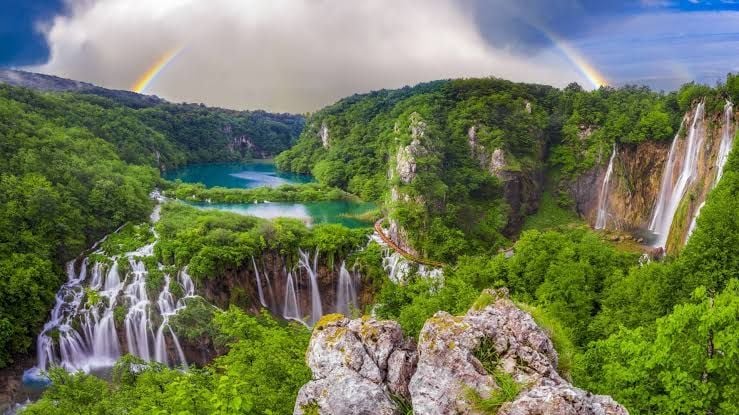 Prirodni dragulji Hrvatske: Turistički vodič kroz najljepša netaknuta mjesta - cover