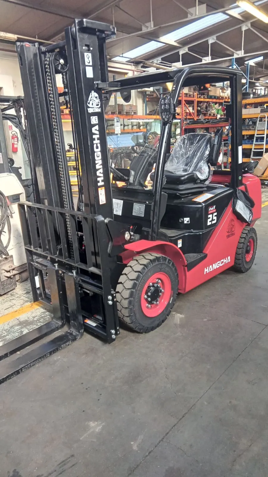 čeoni diesel 2500 kg hangcha cpcd25-xw97f - slika 1