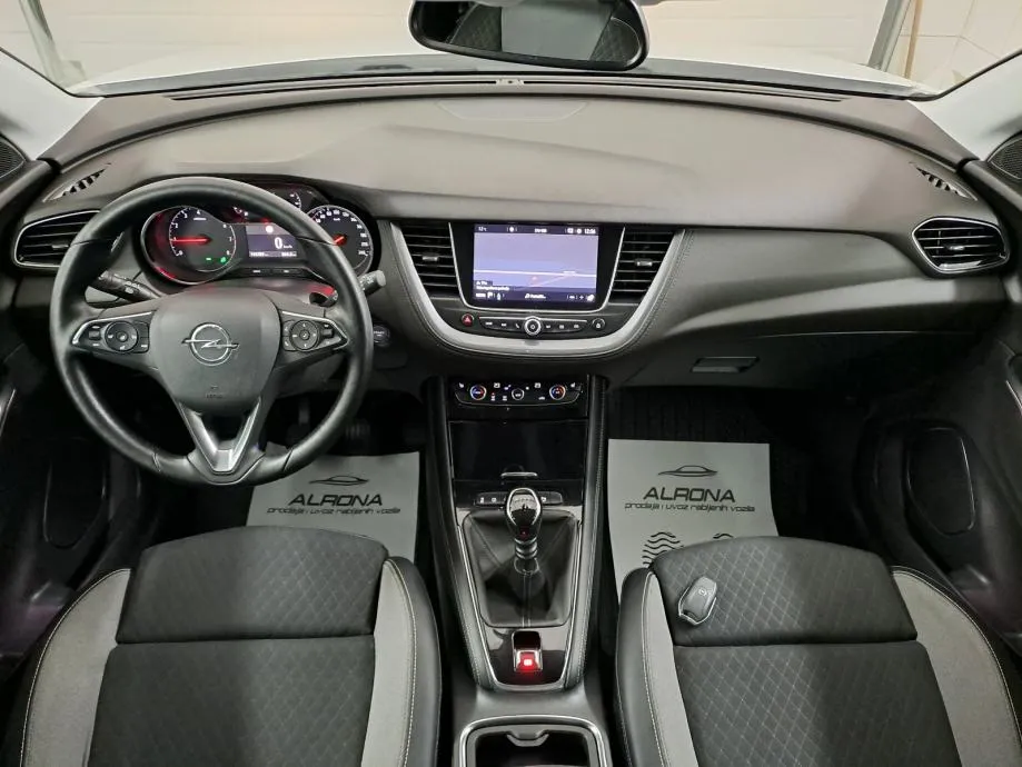 opel grandland 1.2 turbo*jamstvo*i.vlasnik,navi,led,novi zupčasti .. - slika 9