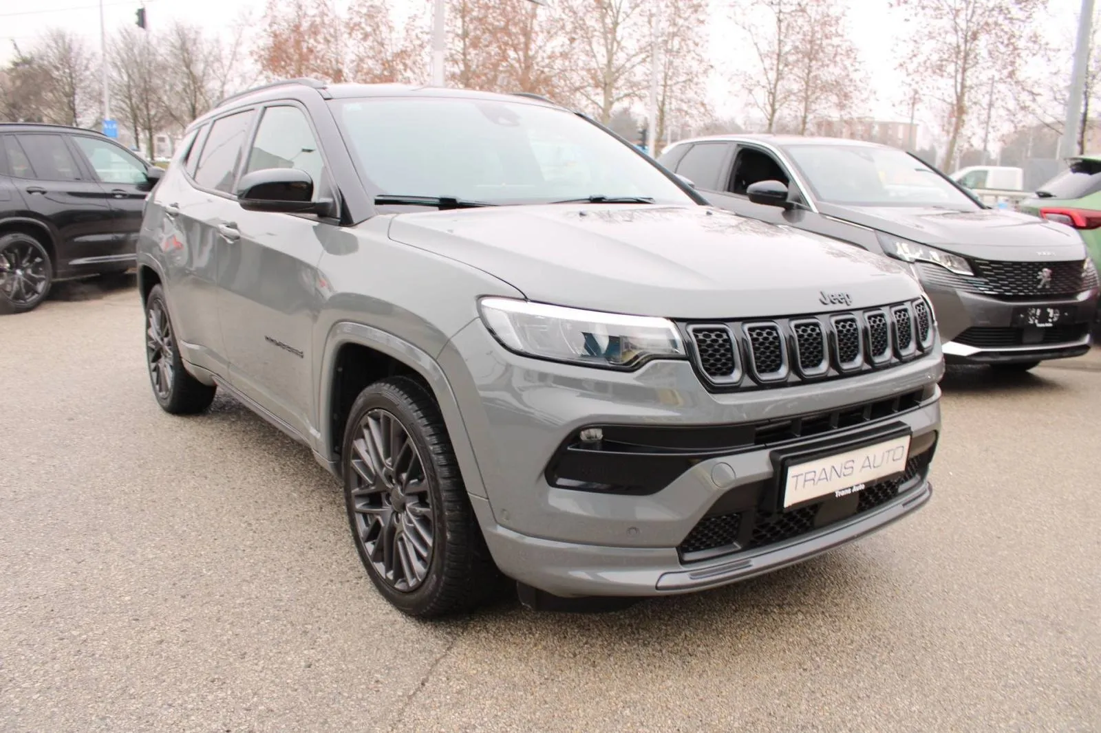 jeep compass 1.3 t4 s automatik *led,navigacija,kamera* - slika 3