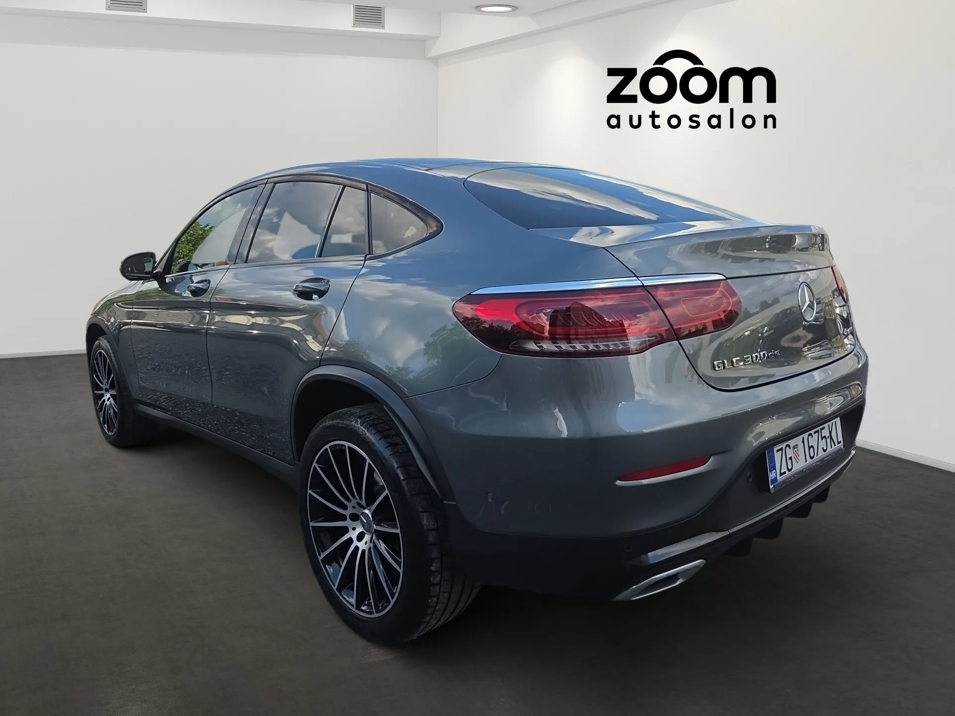 mercedes-benz glc plug-in hibrid 300de amg *registrirano* - slika 4