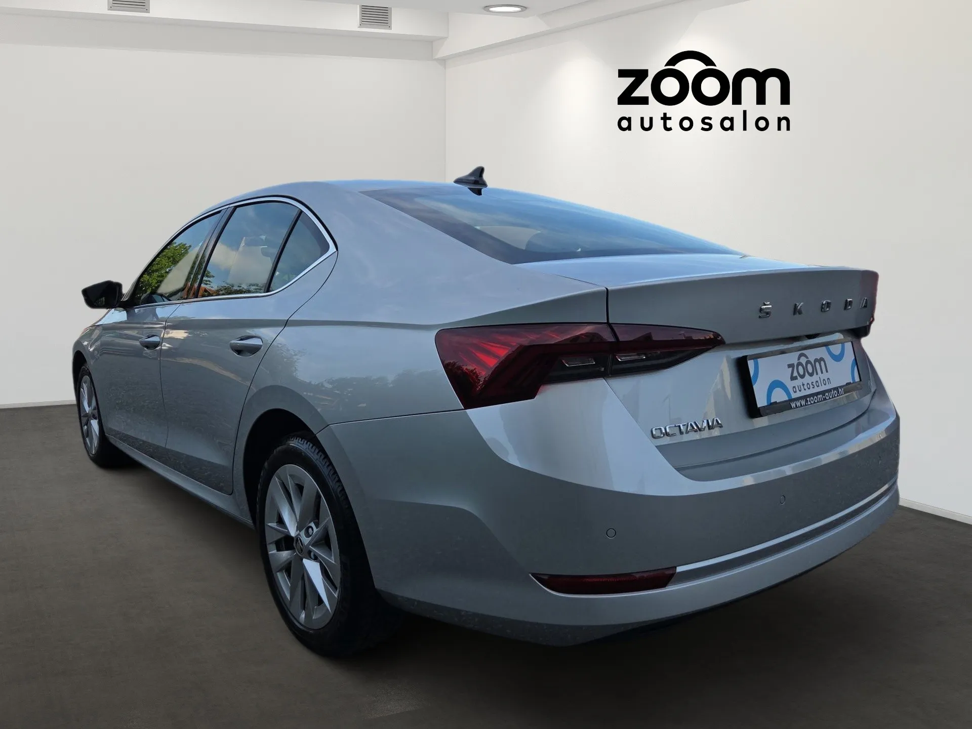 škoda octavia 2.0 tdi style - slika 4