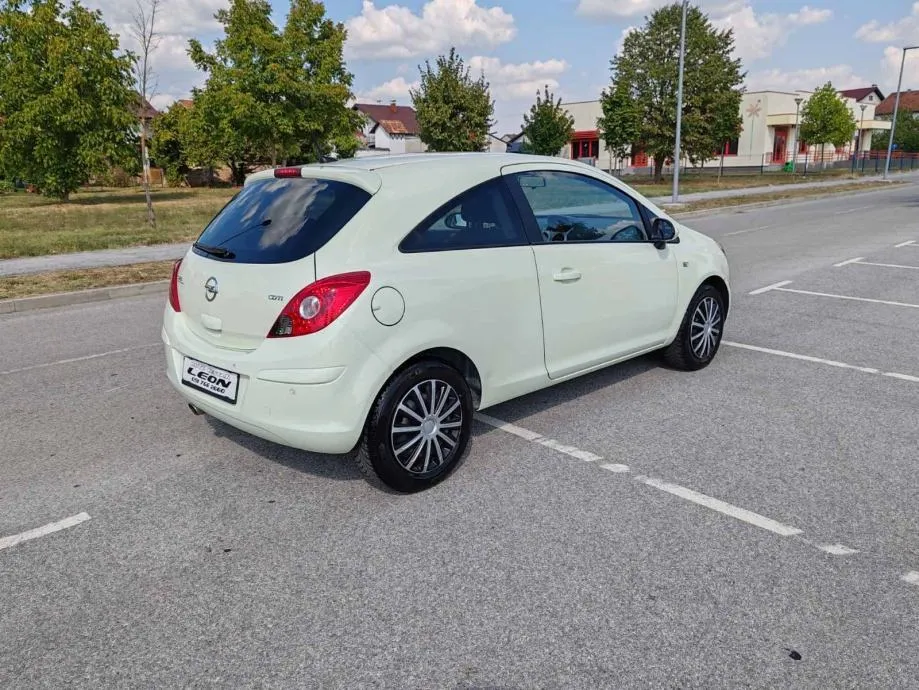 opel corsa 1,3 cdti,2011 god,143000 km,kartice - slika 4