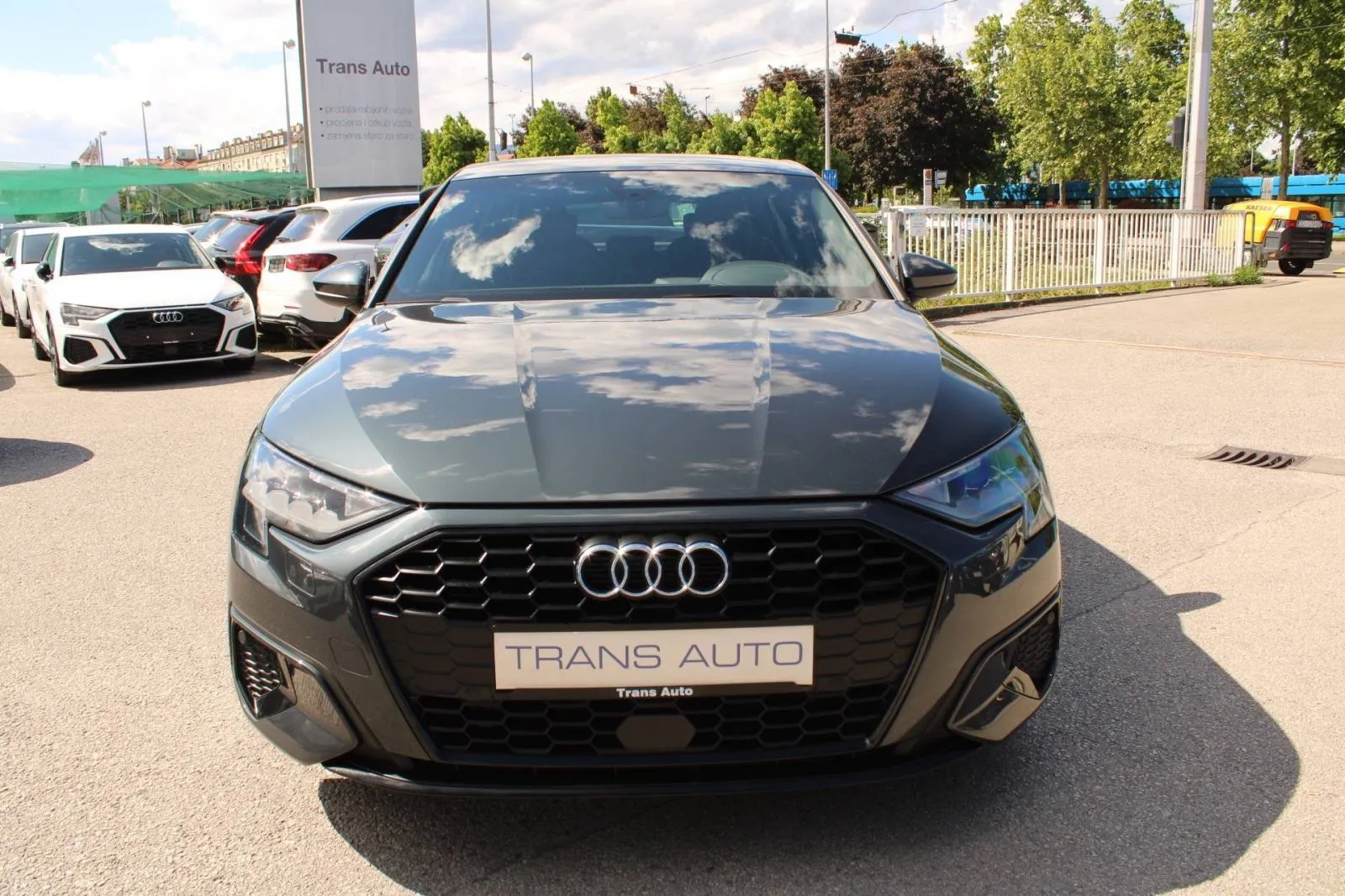 audi a3 40 tfsi e automatik *led, navigacija* - slika 2