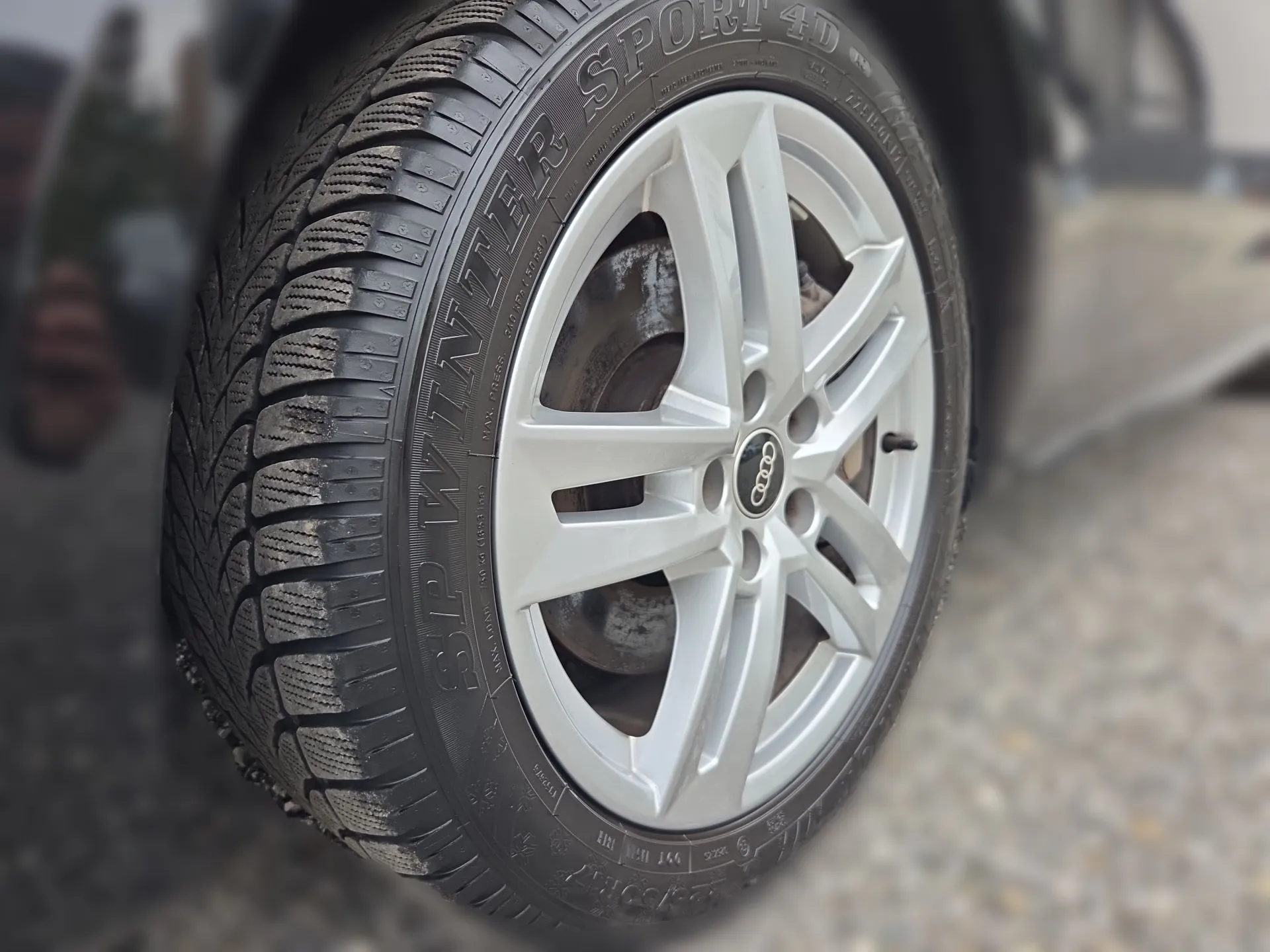 audi a4 2.0 40 tdi 150kw s tronic advanced - slika 6