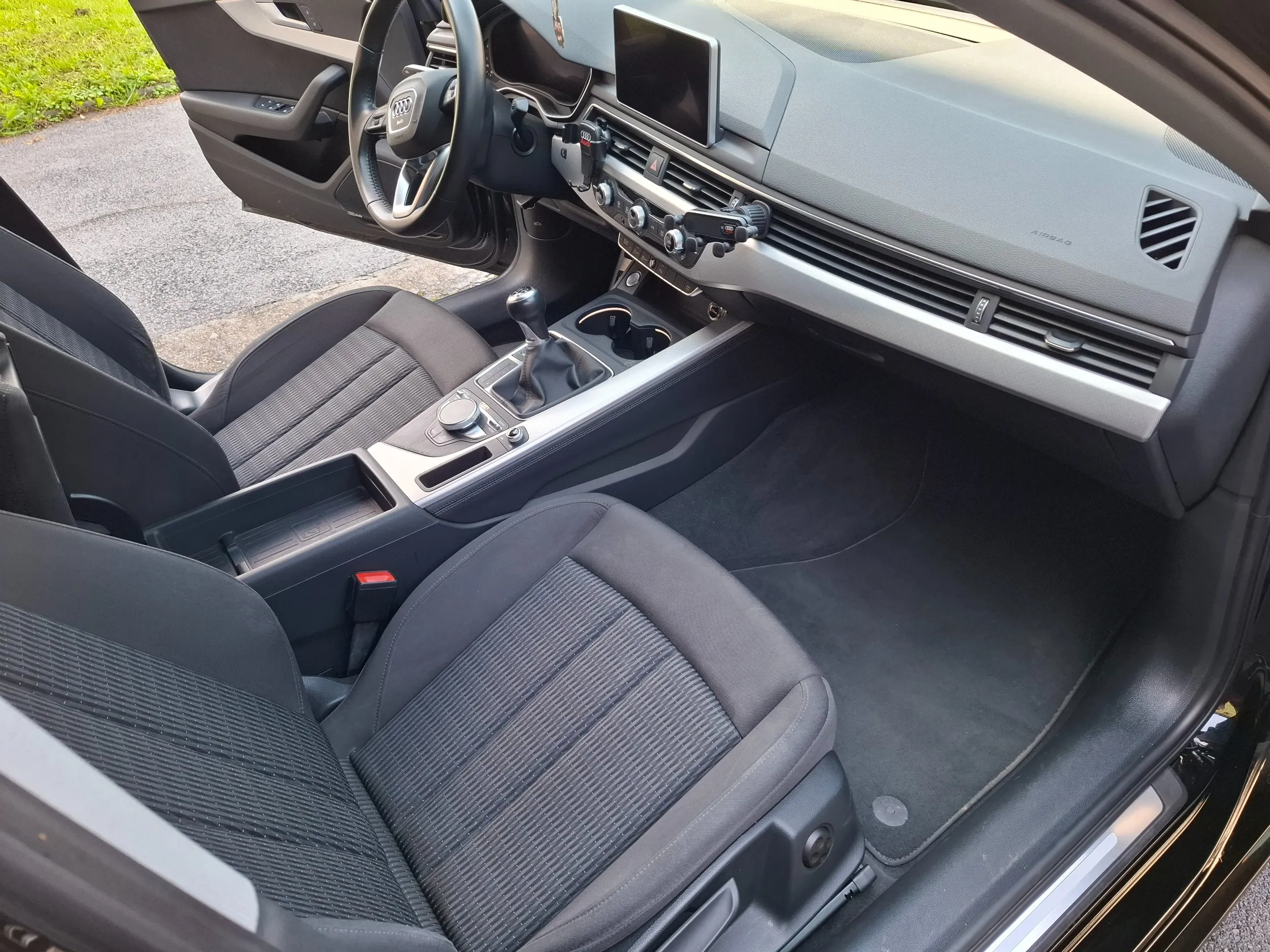 audi a4 (b9) 35 tfsi (2.0 tfsi mildhybrid) - vc, matrix, 8x alu - slika 12