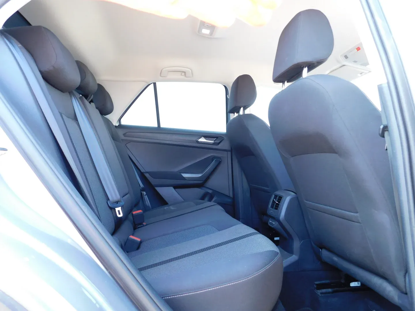 11631 volkswagen t-roc 1.0 tsi 4life - slika 7