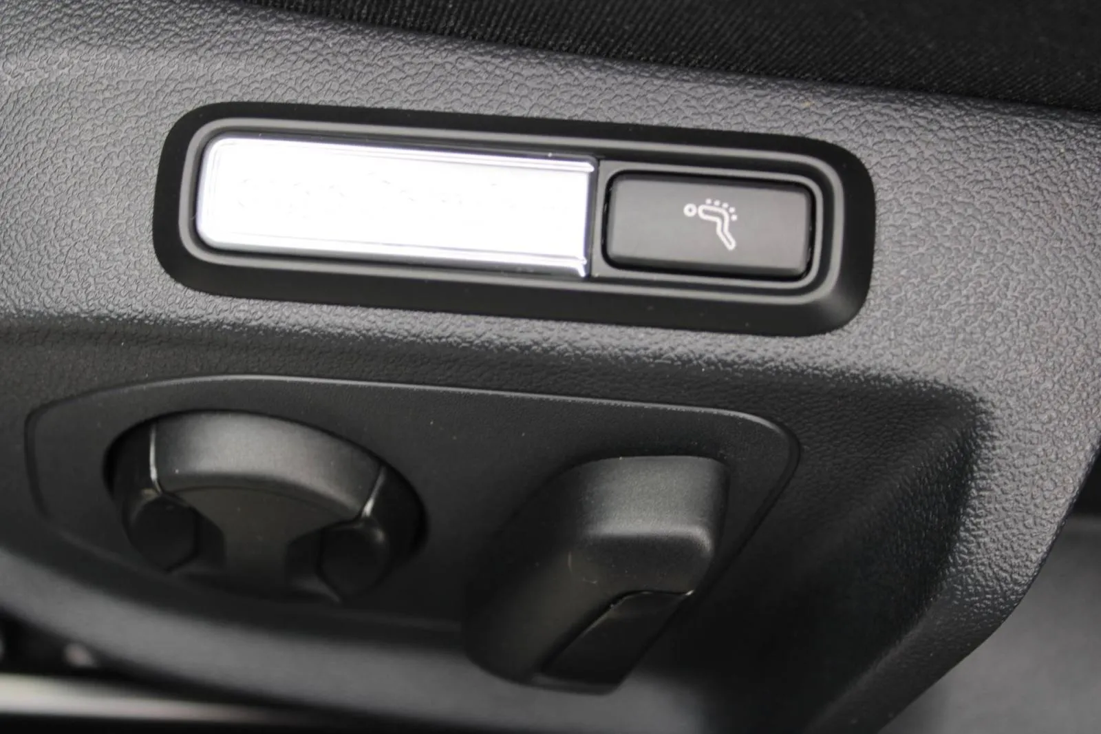 vw arteon 2.0 tdi dsg r-line *panorama, led, kamera, navigacija* - slika 13