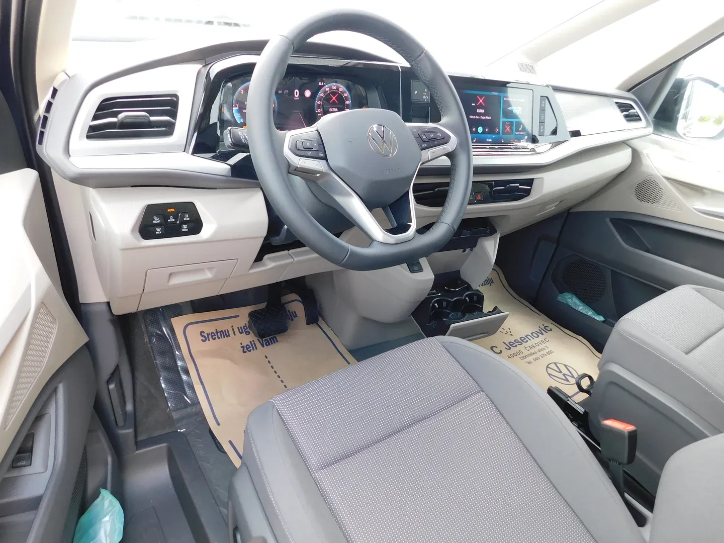 12846 vw multivan 4life l2 2.0 tdi dsg - slika 8