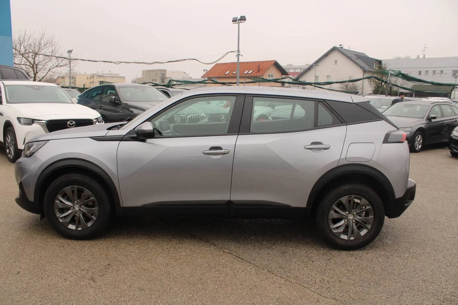 peugeot 2008 1.2 puretech automatik - slika 16