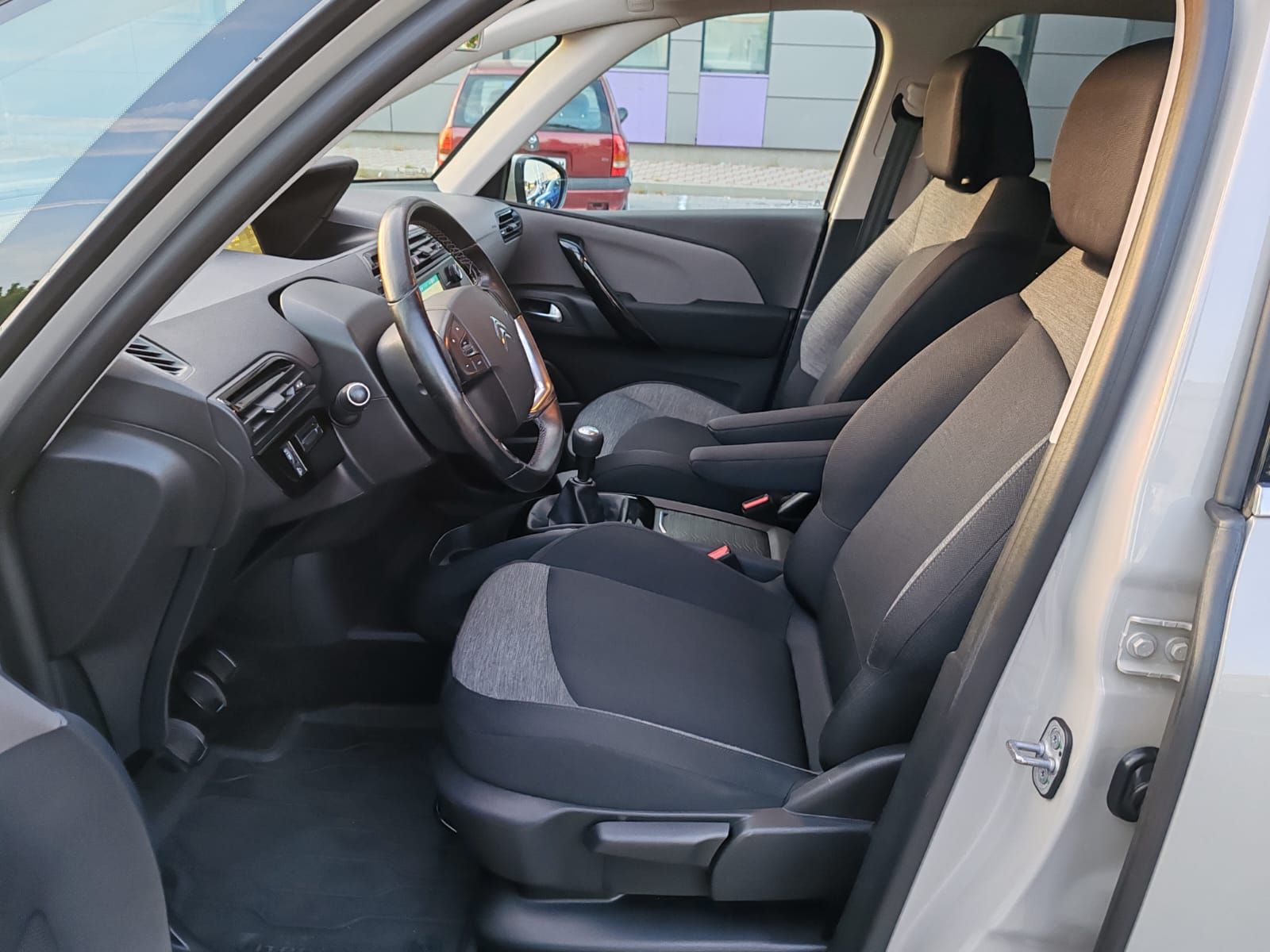 citroën c4 picasso 1,2 s&s seduction ,2016 g. 119000 km. - slika 11
